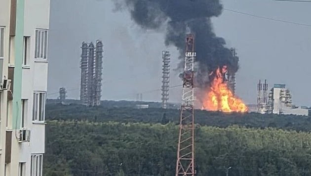 Selenskyj bestätigte den Angriff auf den petrochemischen Komplex in Tobolsk.