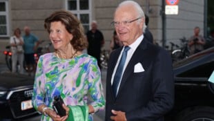 Bei den Salzburger Festspielen: Silvia und Carl Gustaf von Schweden