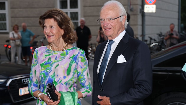 Bei den Salzburger Festspielen: Silvia und Carl Gustaf von Schweden