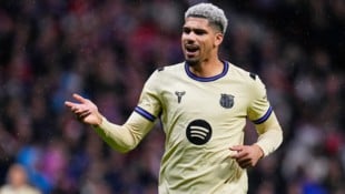 Ronald Araujo schließt sich Liverpool an.