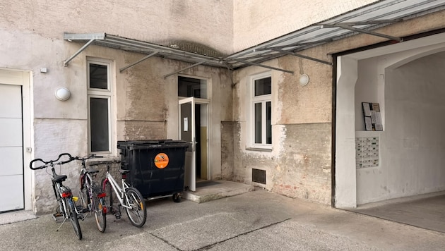 Für den 26-Jährigen gab es keine Rettung mehr, er starb noch im Innenhof.