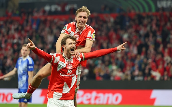 Stefan Posch will likely soon be celebrating in a Mainz jersey again.