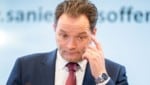 Norbert Totschnig bringt die Hitze-Hilfen nicht ins Trockene.