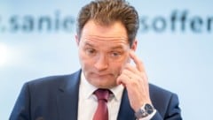 Norbert Totschnig bringt die Hitze-Hilfen nicht ins Trockene.
