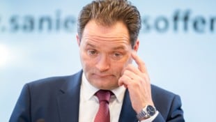 Norbert Totschnig bringt die Hitze-Hilfen nicht ins Trockene.
