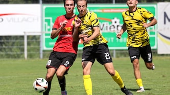 Roman Adunka (Mitte) und der FC Faakersee setzten sich knapp durch.