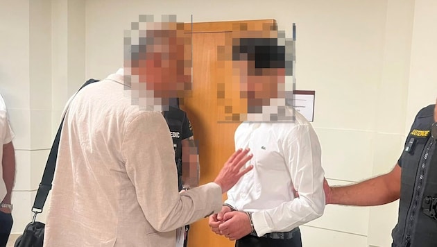 Seit dem Angriff Ende Mai sitzt der junge Angeklagte in Untersuchungshaft.