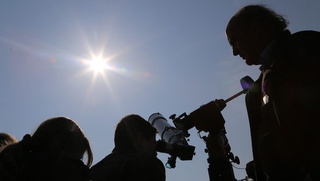 Ab 19.24 Uhr wird sich der Mond vor die Sonne schieben.