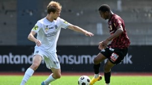 Ibrahim Ouattara (r.) verlässt die Lustenauer Austria nach 35 Pflichtspielen.