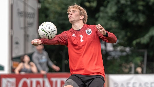 Österreichs Faustballer, hier Markus Huber, wollen die Deutschen entthronen.