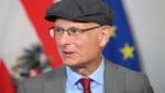 Finanzminister Markus Marterbauer hat wachsende Sorgen, ob das Budget „hält“.