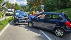 Die Fahrzeuge wurden erheblich beschädigt.