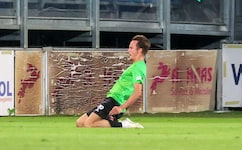 Schnölls Jubel nach dem verwandelten Elfmeter zum 3:2.