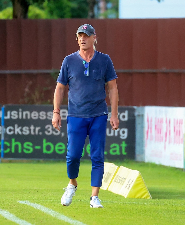 Durfte sich spät über den Ausgleich freuen: SAK-Coach Heimo Pfeifenberger.