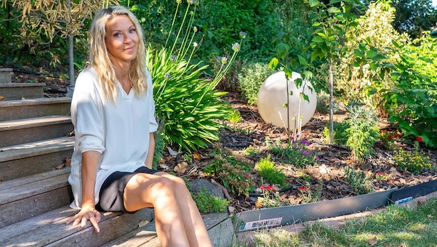 Simone Lugner verriet, dass sie zum zweiten Todestag von Richard Lugner im Garten zuerst die ...
