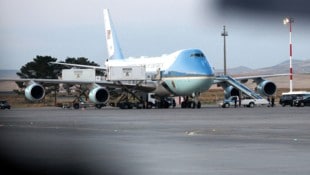 Nach Trumps heimlicher Container-Evakuierung wurde die Air Force One zum fliegenden Lockvogel.