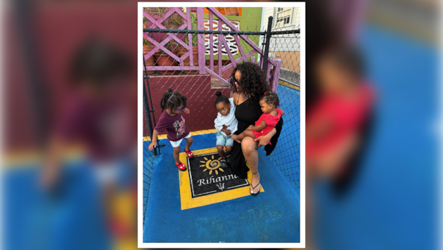 Rihanna zeigt ein seltenes Foto ihrer drei Kinder.