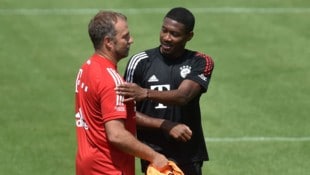 AFP/CHRISTOF STACHE David Alaba und Hansi Flick, der jetzt Trainer beim FC Barcelona ist, hatten in München ein sehr ...