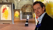 Rudolf Leitner-Gründberg hat die Schau im Dialog mit der historischen Architektur entwickelt; ...
