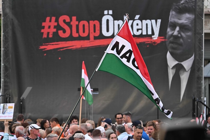 Eine Protestkundgebung gegen Premier Péter Magyar in Budapest und seine „Willkürherrschaft“