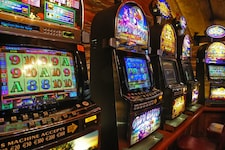 Wann wird  beim Automatenspiel aus Spaß Sucht? Und ab wann ist ein Casinobesucher ...