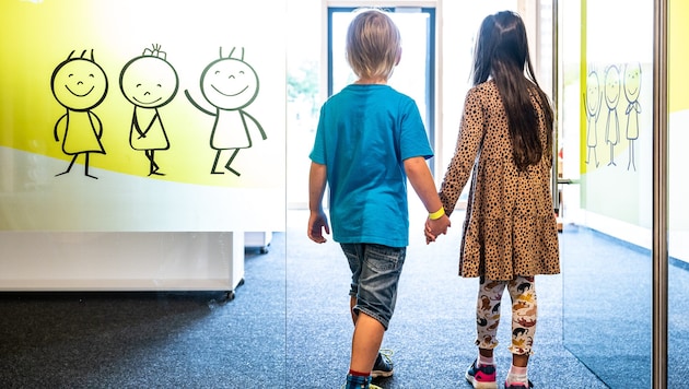 Rund um die Kinderbetreuung gibt es oft politischen Streit (Symbolbild):