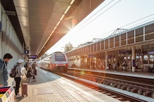 Kabelbrand beim Wiener Praterstern: Nach einem Brand in der Nacht sind wichtige Bahnstrecken in ...