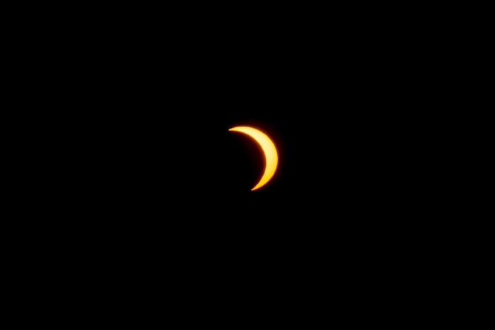 Um 20.15 Uhr war von der Sonne nur noch eine Sichel zu sehen.