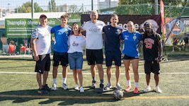 v.l.n.r.: „Campchef“ Philipp Trojer, Berni Zimmermann, Fitore Morina, Martin Saboi, Mirko Kos, ...