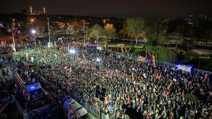 Im März gingen Tausende in der größten Stadt der Türkei auf die Straße.