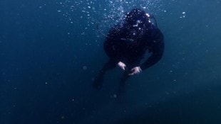 Andrea Stoch Diving Industrietaucher Andrea Stoch führt verschiedenste Taucharbeiten – wie hier im Wörthersee – ...