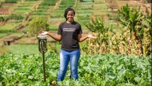 Kenia: Esther Kimani ist die Geschäftsführerin von „Farmer Lifeline“; KI hilft hier mit, die ...