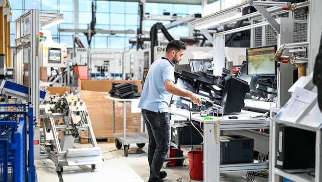 Polytec mit Hauptsitz in Hörsching (OÖ) ist Zulieferer für die Automobilindustrie.