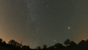 Österreich erwartet eine weitgehend klare und sternenreiche Nacht. (Symbolbild)