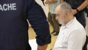 Von einem Geständnis ist der 61-Jährige im Wiener Landesgericht weit entfernt.