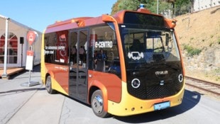 Bis zu 100 vollautomatisch fahrende Busse – mit Platz für bis zu 32 Fahrgäste, 80 km/h Spitze ...