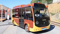 Bis zu 100 vollautomatisch fahrende Busse – mit Platz für bis zu 32 Fahrgäste, 80 km/h Spitze ...