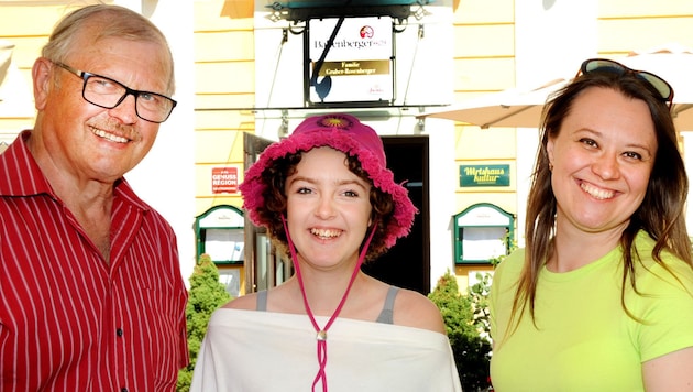 Schöne Tage für Kinder aus der Ukraine: Franz Brachinger mit Kristina Kovaöevska und Ärztin Dr. ...