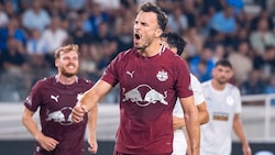 Haris Tabaković lässt sich feiern – zu Recht, denn ohne seine drei Tore wäre der FC Red Bull ...