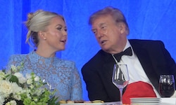 US-Präsident Donald Trump mit seiner Sprecherin Karoline Leavitt