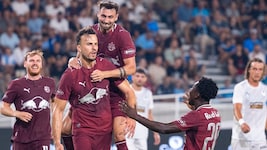 Haris Tabakovic (Mitte) hat gegen Pafos vier Tore erzielt.