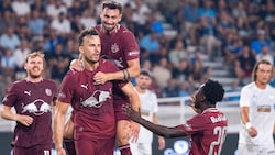 Haris Tabakovic (Mitte) hat gegen Pafos vier Tore erzielt.