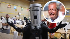 „Count Binface“ kam zur Stimmauszählung, Nigel Farage (kl. Bild) blieb fern.