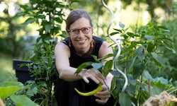 Als Intensivmedizinerin und Gartentherapeutin nutzt Dr. Christina Bauernfeind die Tätigkeit ...