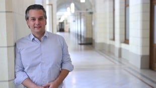 Wiens FPÖ-Chef Dominik Nepp im Rathaus – dort will er nach Neuwahlen auch auf dem Chefsessel ...