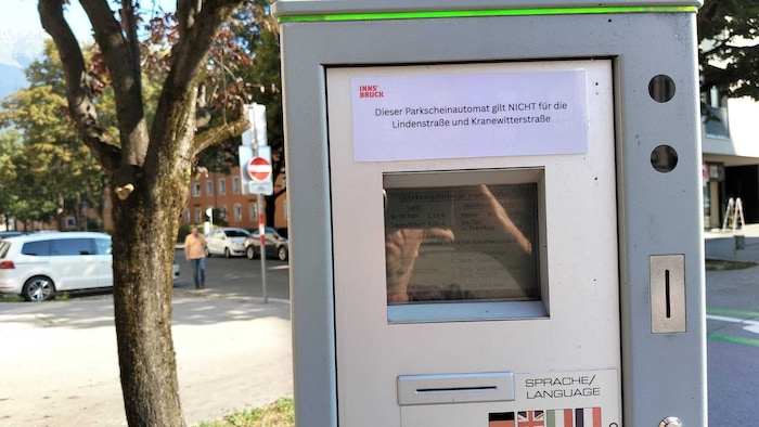 Inzwischen sah sogar die Stadt selbst ein, dass sie bei der Standortwahl des Parkscheinautomaten ...