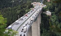 Der Transitverkehr über den Brenner nimmt jedes Jahr zu – hier ein Bild von der Europabrücke.