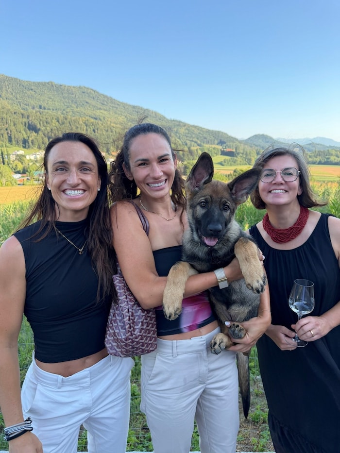 Lara Vadlau, ihre Freundin Daniela Wukotitsch mit ihrem „Fanilienzuwachs“, einem kleinen ...