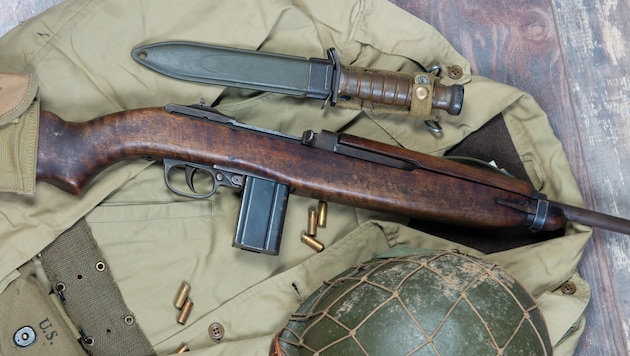 Die Erben fanden zahlreiche Waffen. (Symbolbild)