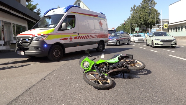 Das Motorrad ist erheblich in Mitleidenschaft gezogen worden.